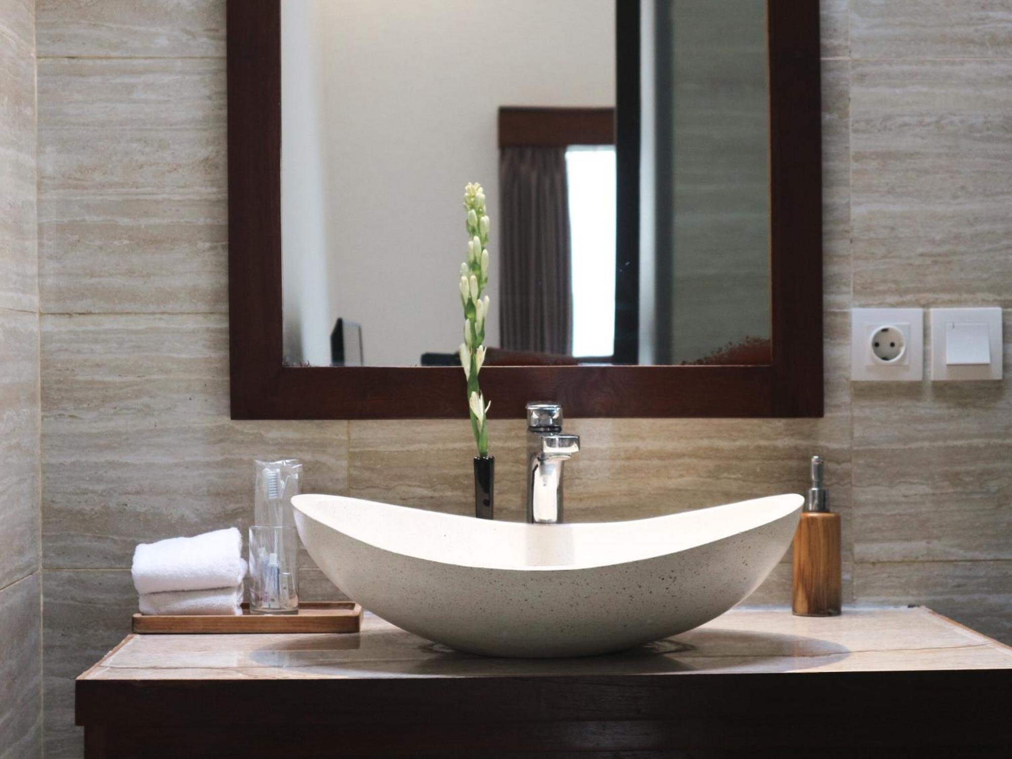 Villa Sinergi 2Br Tranquil Villa In Seminyak ภายนอก รูปภาพ