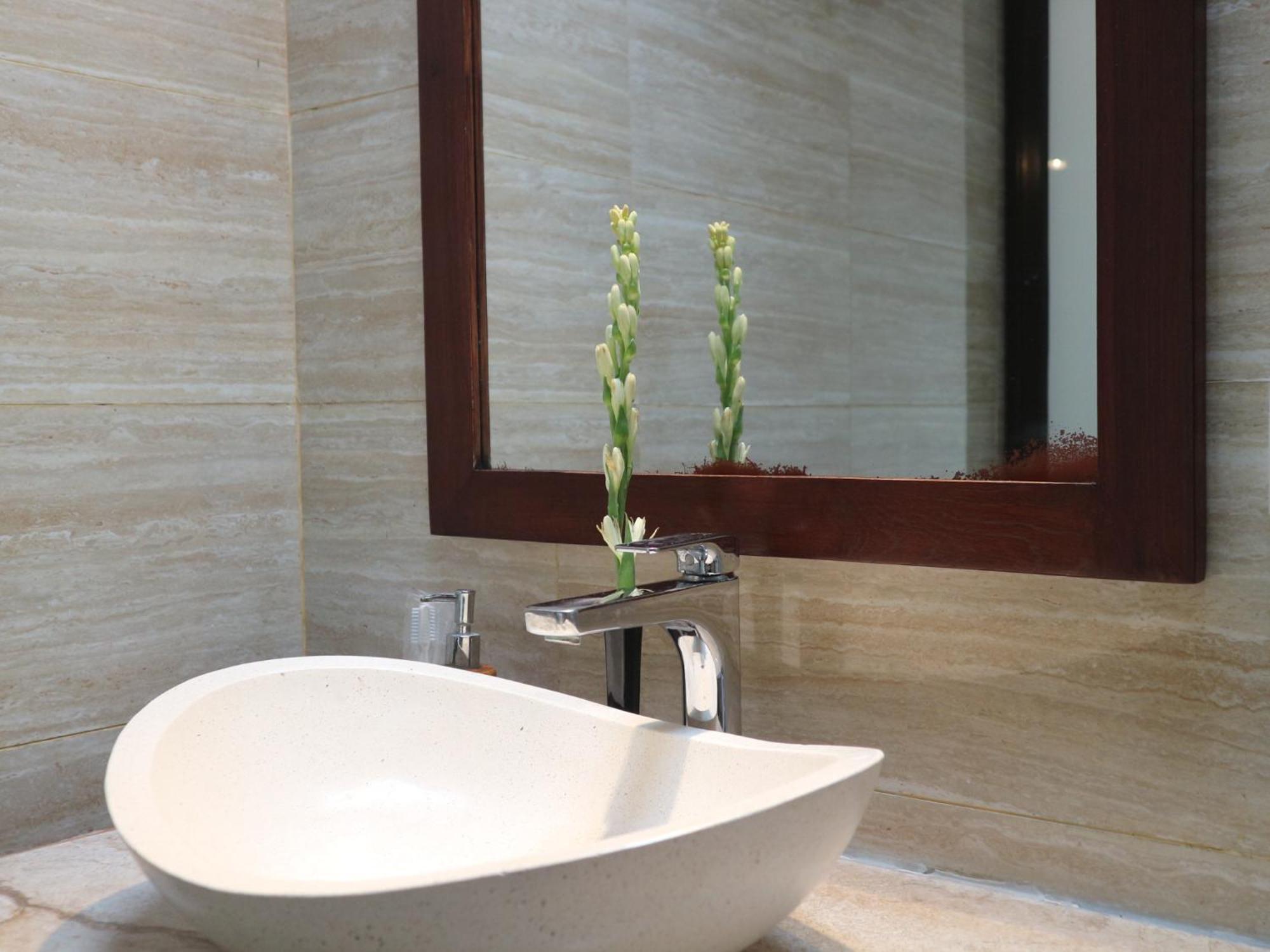 Villa Sinergi 2Br Tranquil Villa In Seminyak ภายนอก รูปภาพ